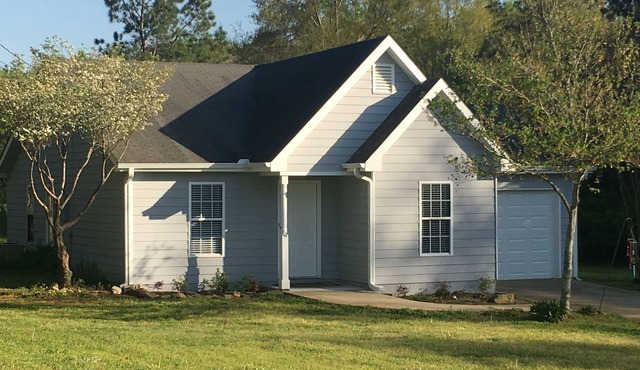 Cottage. 3 bedrooms, 2 baths and full kitchen on sheep and goat farm