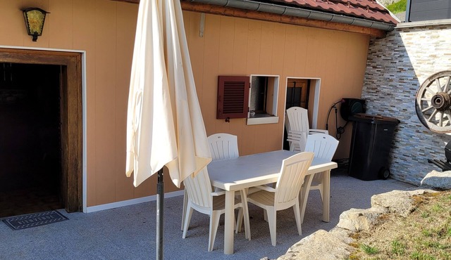 Cottage, 3 bedrooms, sleeps 8, valley views, fully equipped