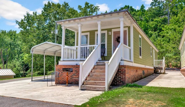 Cottage #3 Fisherman's Landing/2-Bed Fishing Cottage w/Covered Boat Shelter"