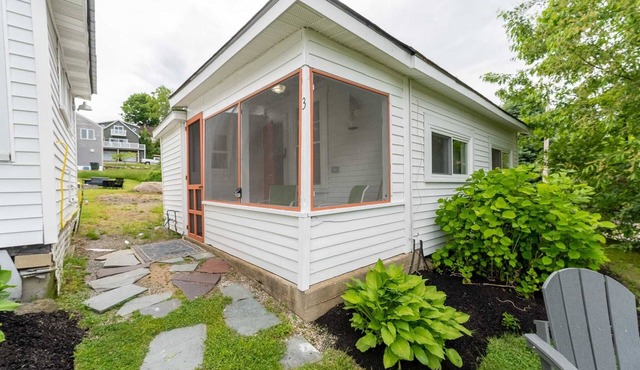 Cottage 3 Summary: Co