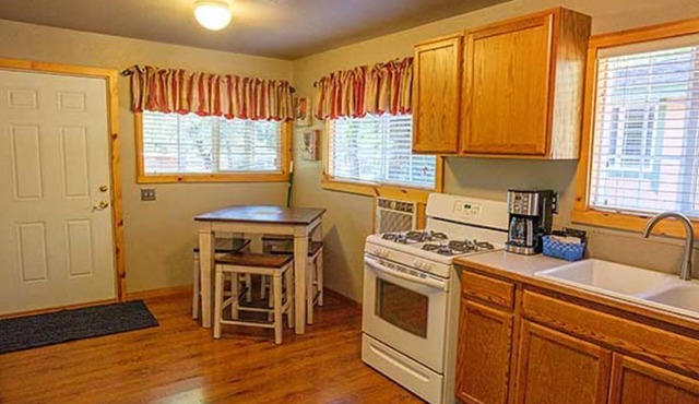cottage 3.
