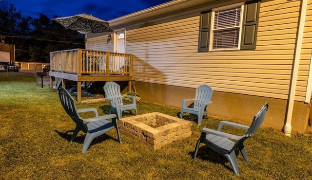 Cottage 304, 2 Bed w/Fire Pit, near trails!