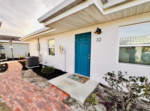 Cottage 32, Flamingo Bungalow - Dora Canal Court - a downtown, waterfront community