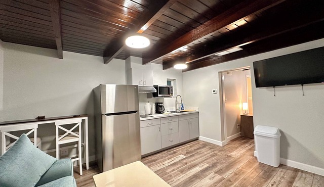 Cottage 35: Blue Heron Hideaway - Waterfront Lodging in Downtown Tavares, FL