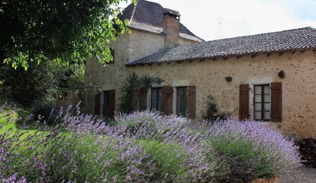 Cottage 4/6 p, heated pool, infrared sauna, large private garden