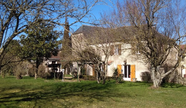 Cottage 4 to 8 people in character house