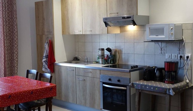 Cottage 4 people. 20 mins from La Rochelle, 10 mins from the Marais Poitevin