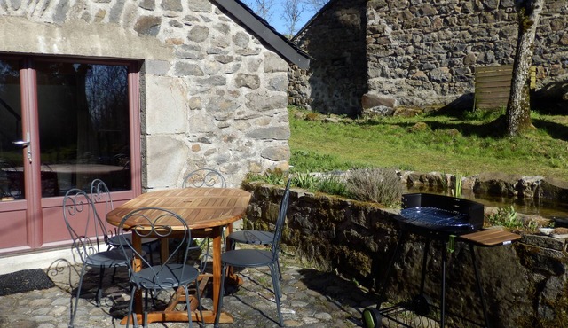 Cottage 4 to 6 people in the heart of Cézallier