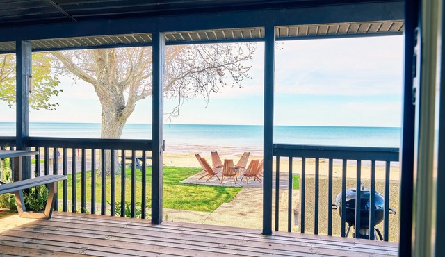 Cottage 5: Beachfront Cottage Escape