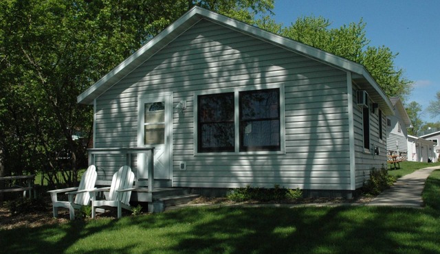 Cottage 5 on Beautiful Fox Lake!