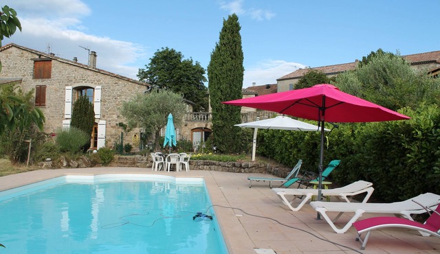 Cottage 6 people, 3 stars, air-conditioned, private swimming pool, South Ardèche