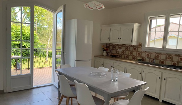 Cottage 6 pers in country house 2 bedrooms, shady garden, secure parking