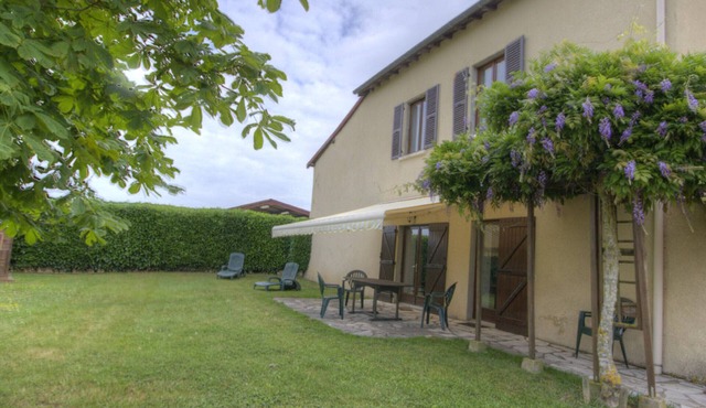 Cottage 80m² with Terrace, Wifi and Pets Allowed