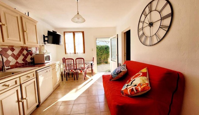 Cottage a 400m de la plage, piscine et climatisation