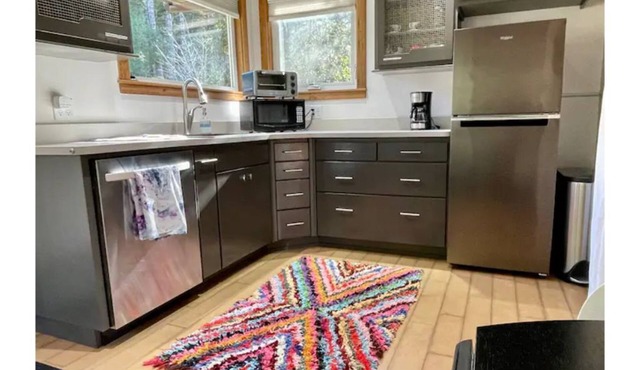 Cottage Above Fern Creek - Private Cottage with Forest View, Kitchenette