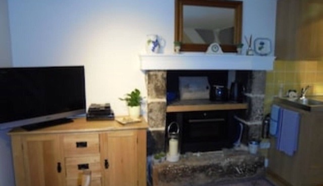 Cottage Albertine- In A Garden Setting With Views Over The Rooftops Of Dinan