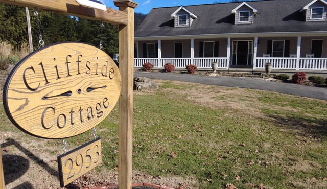 Cottage at Cliffside - 10 guests - 4 Bedroom - 3.5 Bath