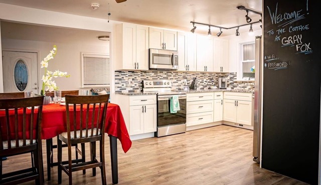Cottage at Gray Fox- Many Attraction- Pet Friendly