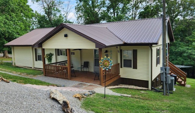 Cottage at Lake Cumberland; 6m walk to water at Clearwater public boat ramp