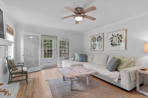 Cottage at Pine Knoll Shores
