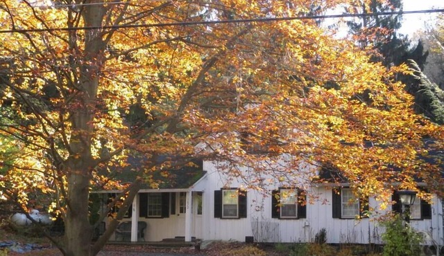 Cottage at Taughannock: State Park, Cayuga Lake, Ithaca, & Cornell