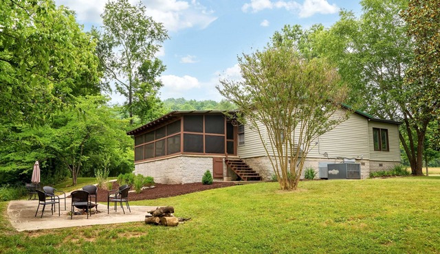 Cottage at the Creek - 4 Bedrooms