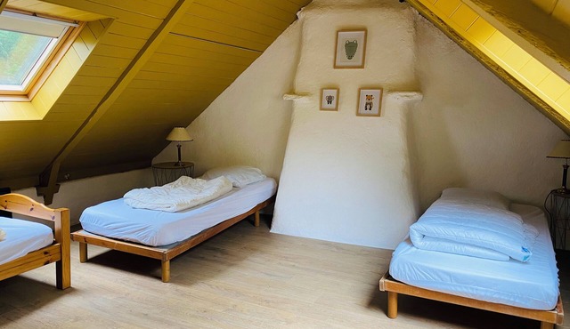 Cottage au Cœur de la Forêt Près du lac de Guerledan