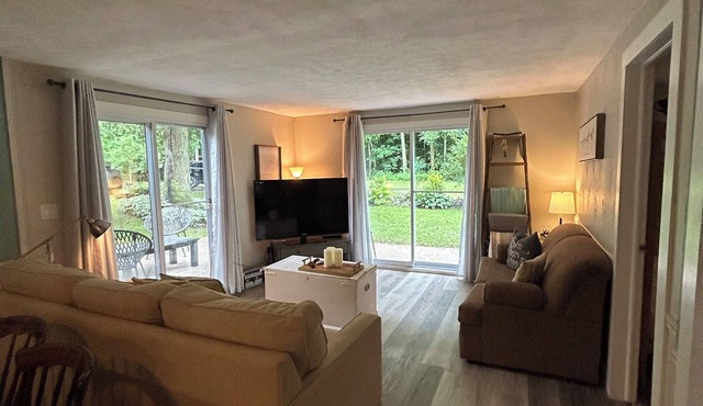 Cottage available, close to Georgian Bay only 20 minutes to Town of Owen Sound