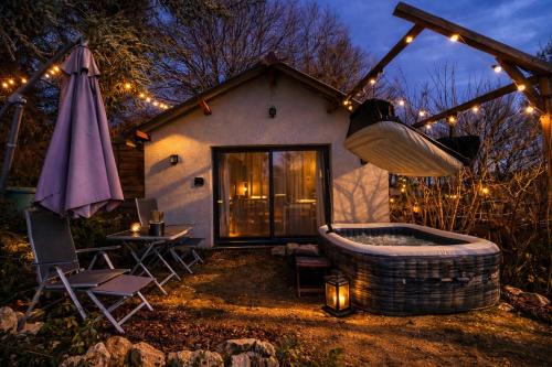 Cottage avec jacuzzi privé & jardin nature près de Chaumont-sur-Loire