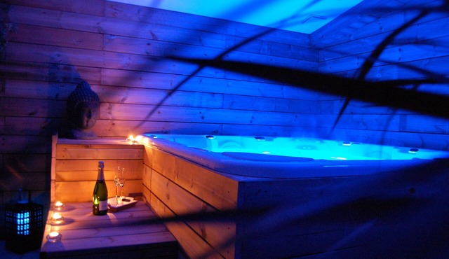 cottage beautiful night: The Comptoir des Ecoliers