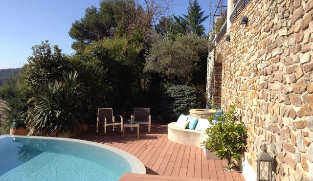 . Cottage between sea and hills