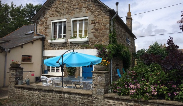 cottage Breton countryside 6 to 8 places-35 minutes from beaches and many sites to visit