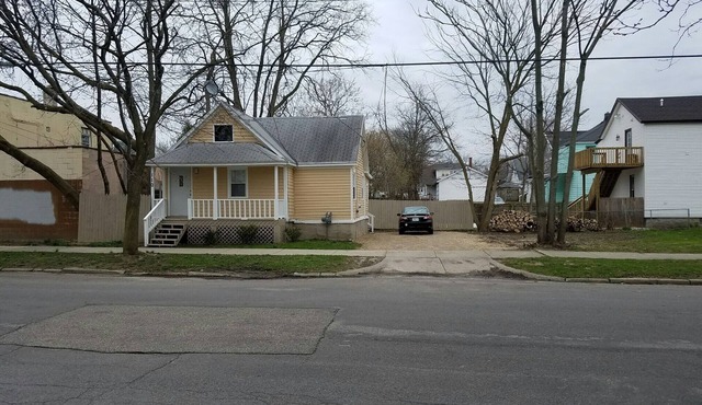 Cottage Bungalow in Downtown Grand Rapids, MI