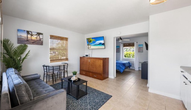 Cottage Bungalow Near Beach! King Bed with Pool & BBQ
