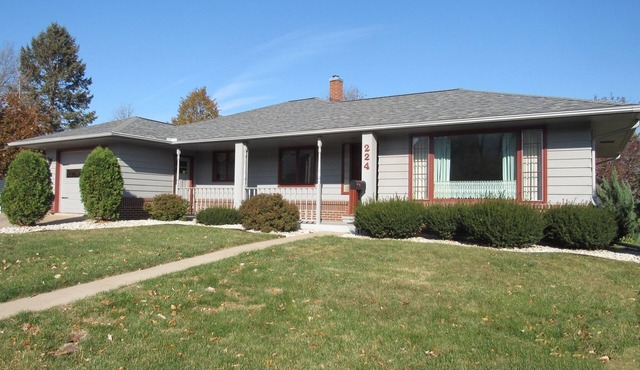 Cottage by Lake Winona