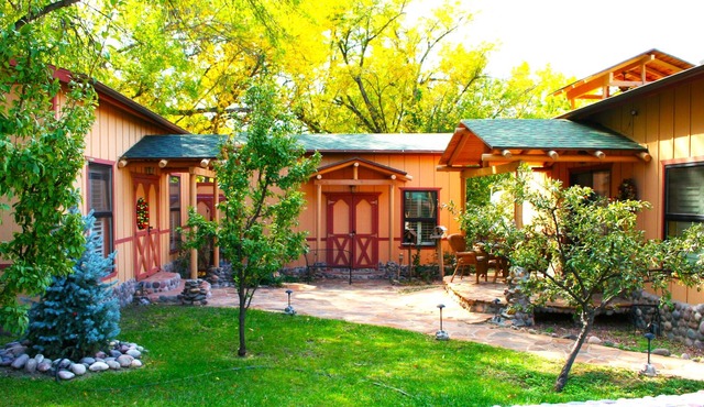 Cottage by the Creek #2 - Cozy cottage in heart of wine country.