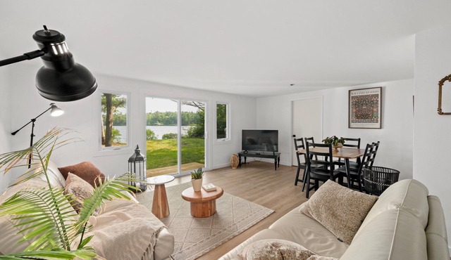 Cottage by the lake - cozy escape