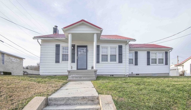 Cottage by the Lake - Kingston, TN