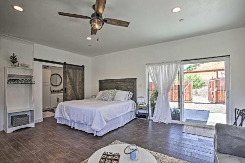 Cottage by the Lakes w/Patio by Lake Nacimiento