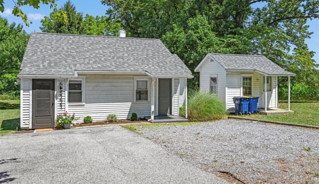 Cottage by the Pines