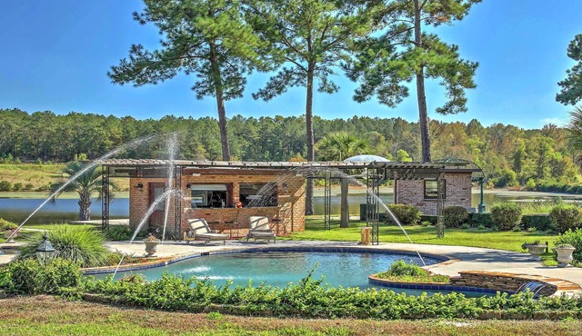 'cottage by the Pond' on Gorgeous Expansive Estate