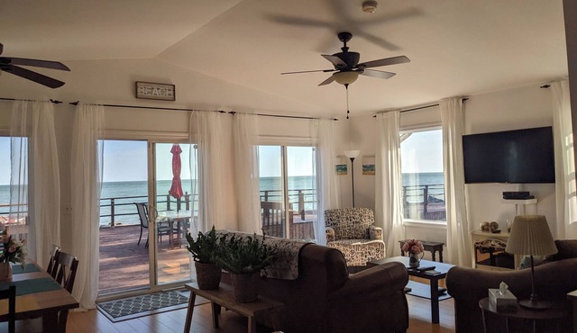 Cottage by the shore - Breathtaking views of Lake Erie - Leamington, Ontario