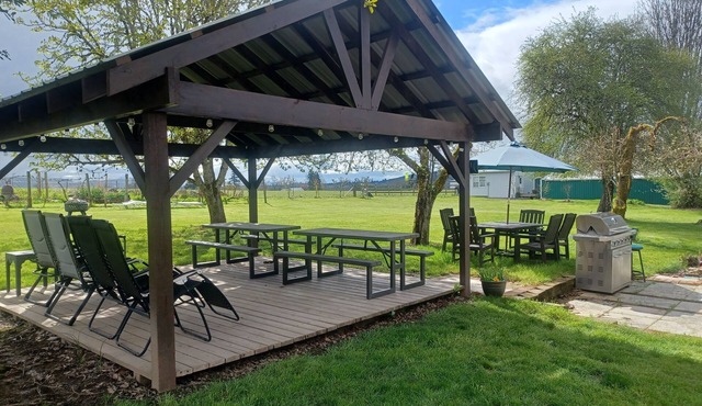 Cottage by the Woods - Quiet getaway - In Oregon wine country.