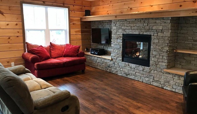 Cottage in the Laurentians next to a stream and a lake - Exode au Ruisseau