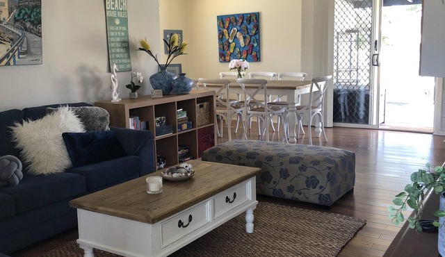 Cottage @Callala Beach - Pet friendly/Trampoline/Cubby house/Free wi-fi