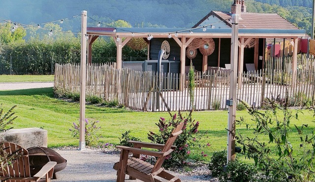 Cottage 'Chalet, Aux Portes Du Morvan' with Mountain View, Private Pool and Wi-Fi