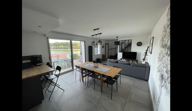 Cottage chaleureux avec vue sur lac