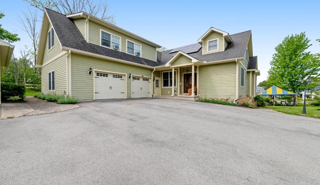 Cottage City Manor House Upper Level