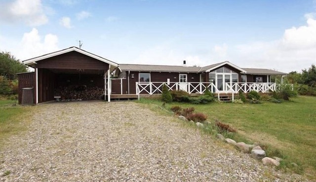 Cottage close to Himmerlands Golf and Spa Resort.