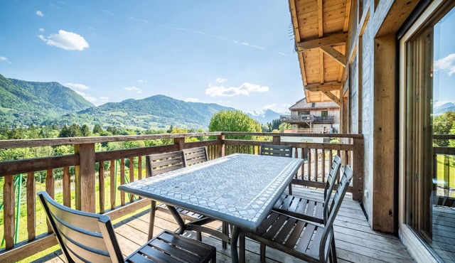 Cottage 'Côté Source' with Lake View, Private Terrace and Wi-Fi